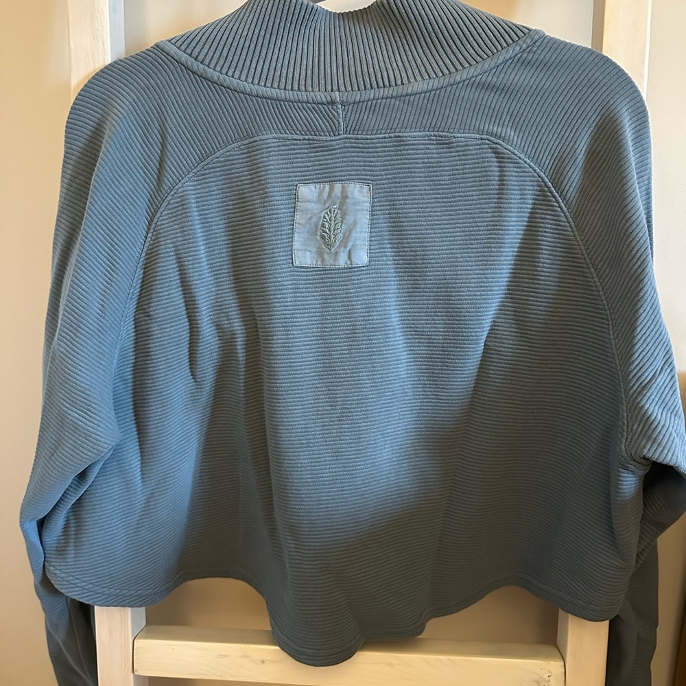 Blue Cropped Button-Up Sweater - Picture 4 of 4